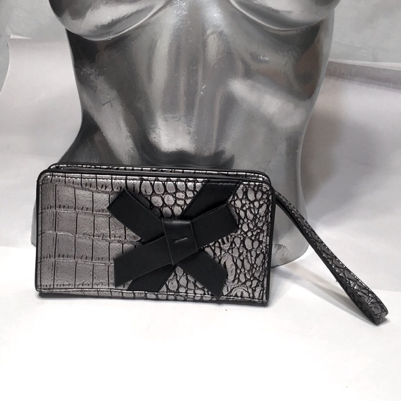 silver croc clutch bow NINE & CO - Picture 4 of 6
